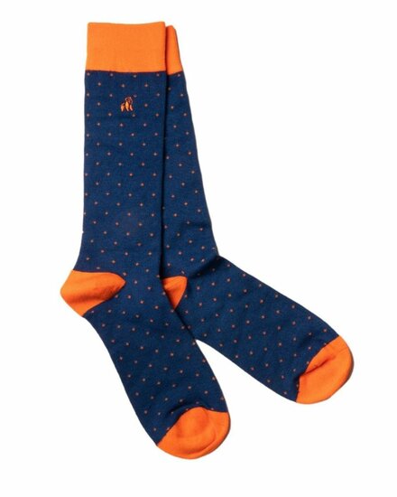 sokken met oranje stippen