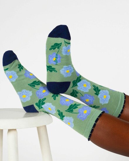groene damessokken met bloemen