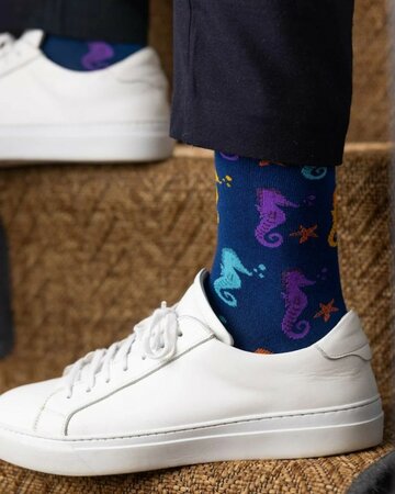 Swole Panda bamboesokken met zeepaardjes – blauw