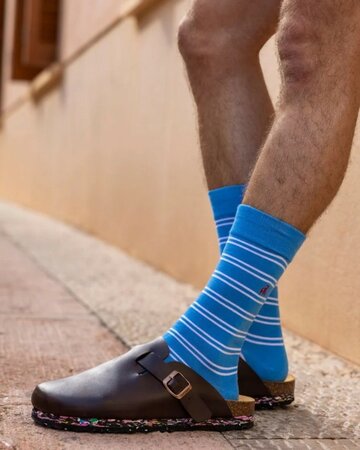 Swole Panda gestreepte bamboesokken lichtblauw