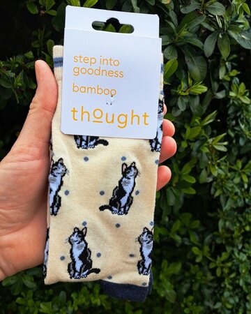 Thought bamboe herensokken met tuxedo katten stone white